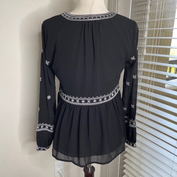 W. by Wantable Boho Bell Sleeve Embroidered Blouse - Picture 11 of 16